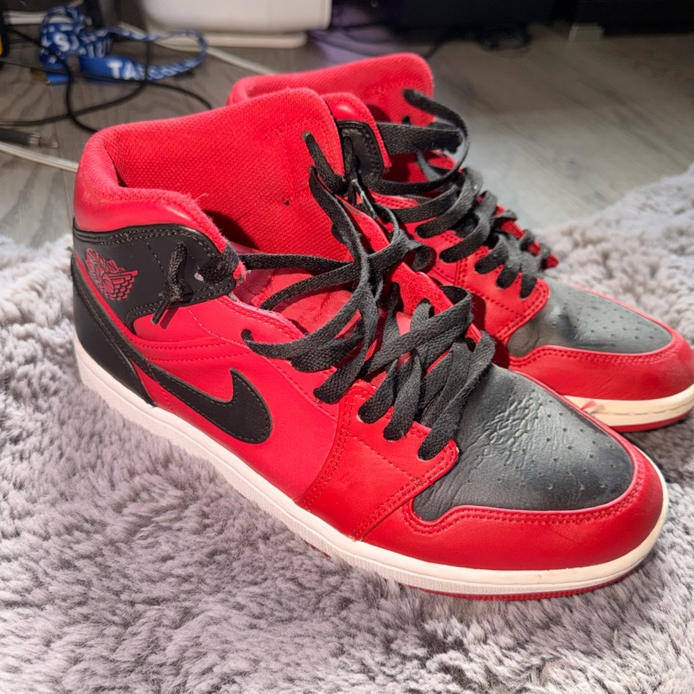 Jordan 1 miss size 9